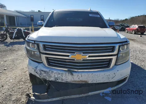 2018 Chevrolet Suburban C1500 Premier z USA, uszkodzony, nr VIN 1GNSCJKC5JR125349
